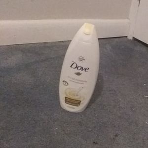 Dove dry oil moisture body wash